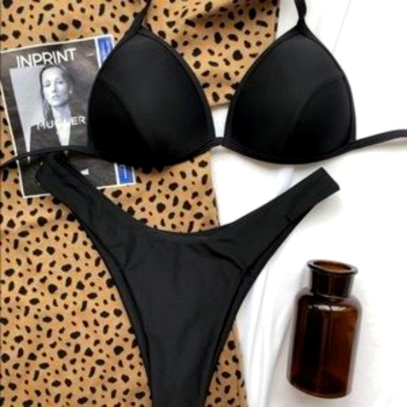 Bikini - Picture 2 of 3